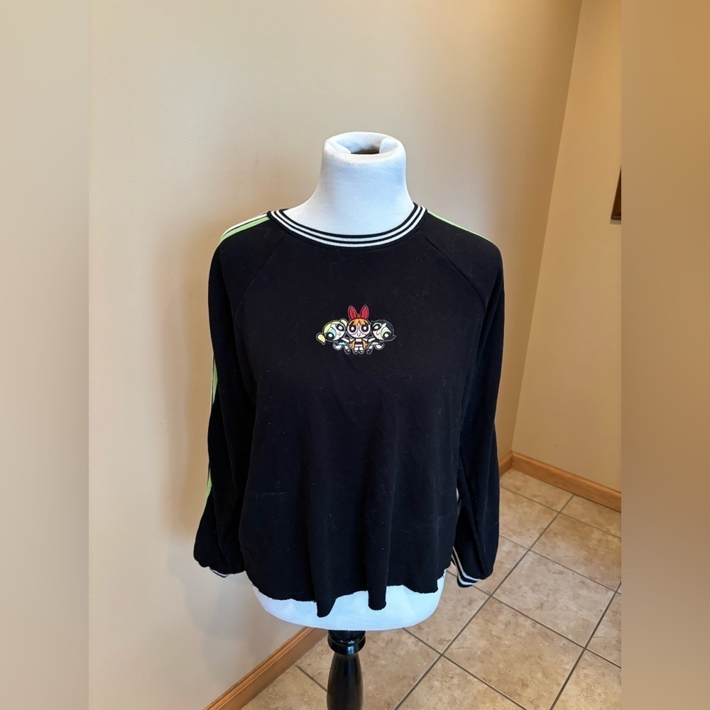 Powerpuff Girls Cartoon Network Our Universe Women’s Sweater Size Medium